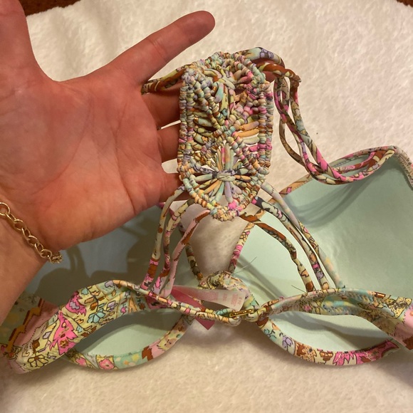 Bikini - Picture 6 of 9